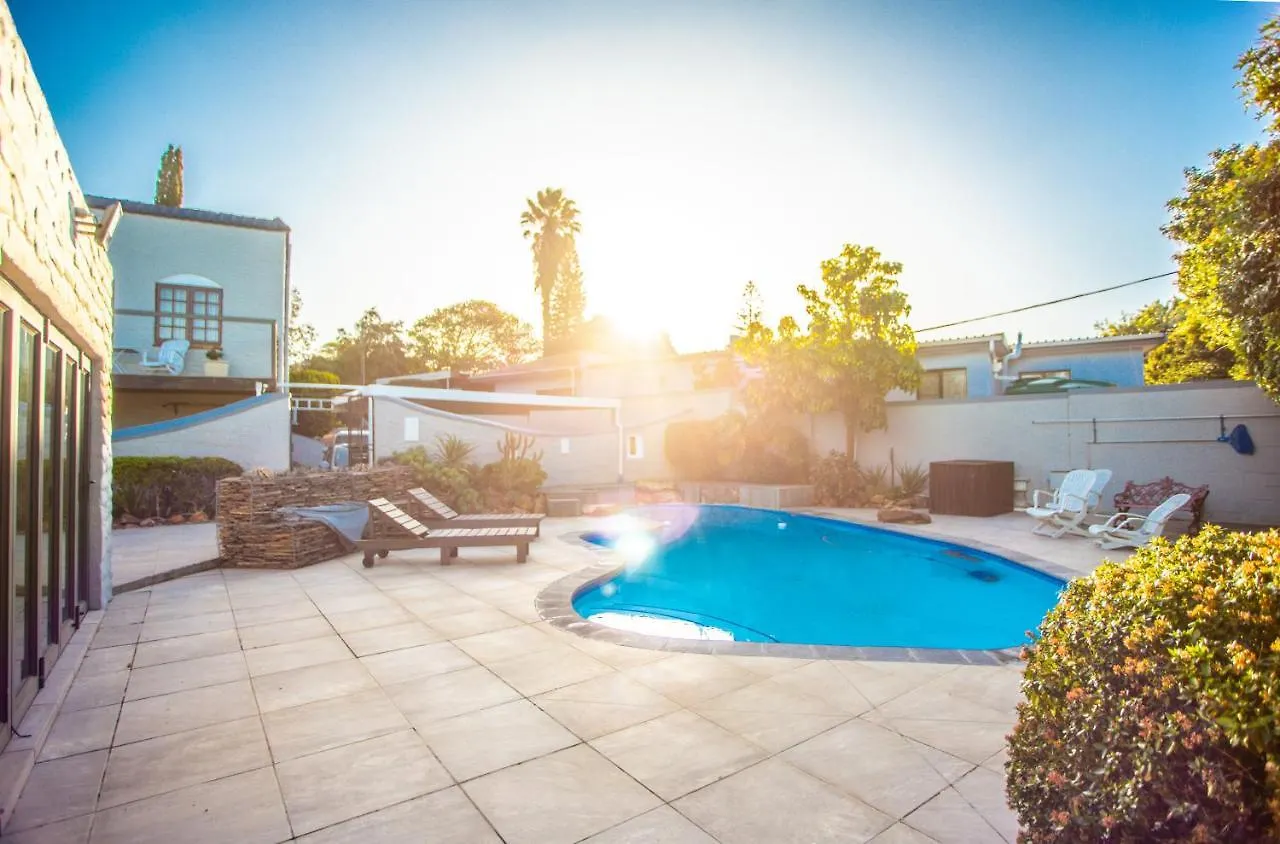 Villa Luisa: Sun-Filled Hidden Gem With Pool. Cape Town