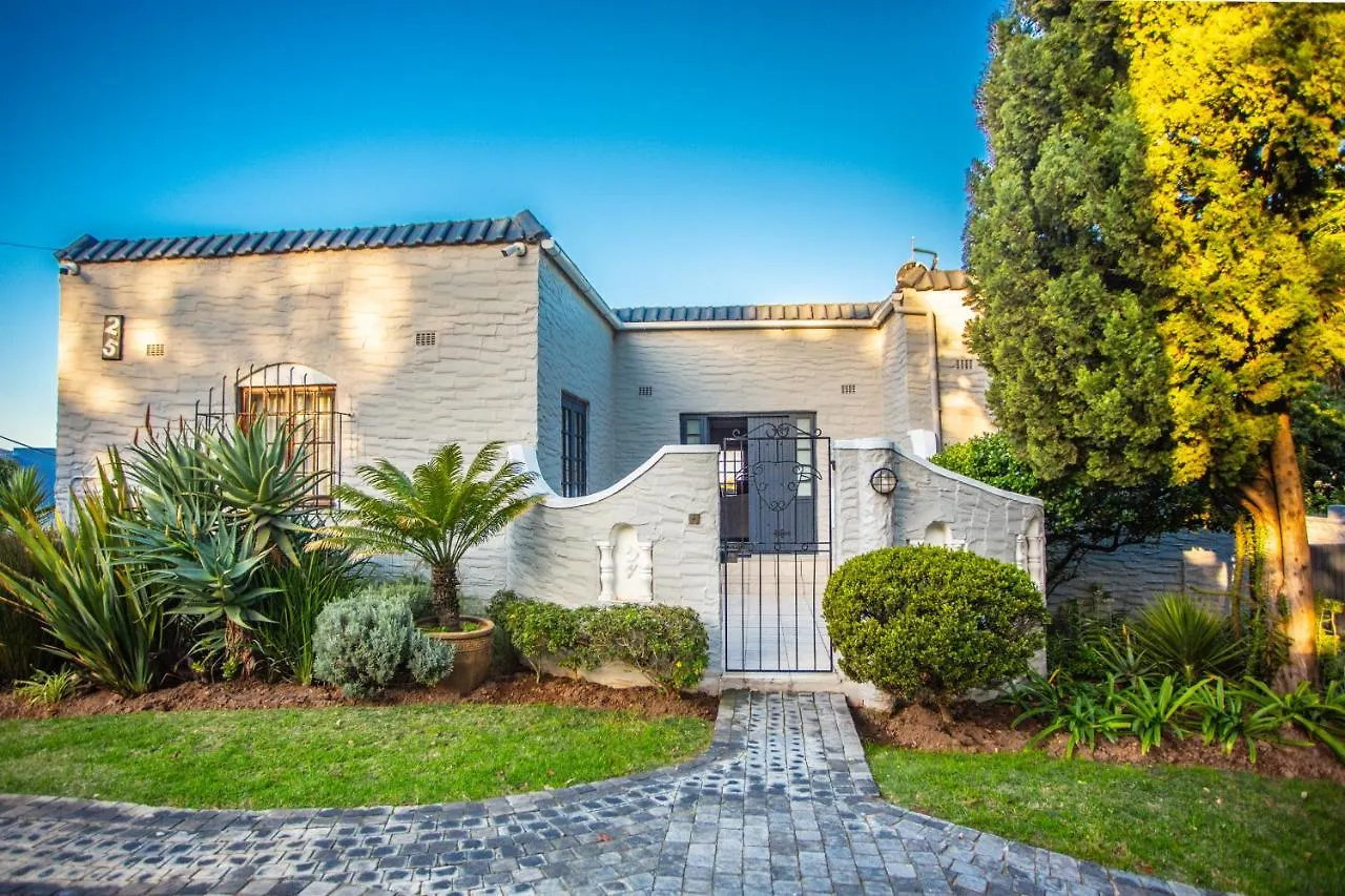 Holiday home Villa Luisa: Sun-Filled Hidden Gem With Pool. Cape Town South Africa