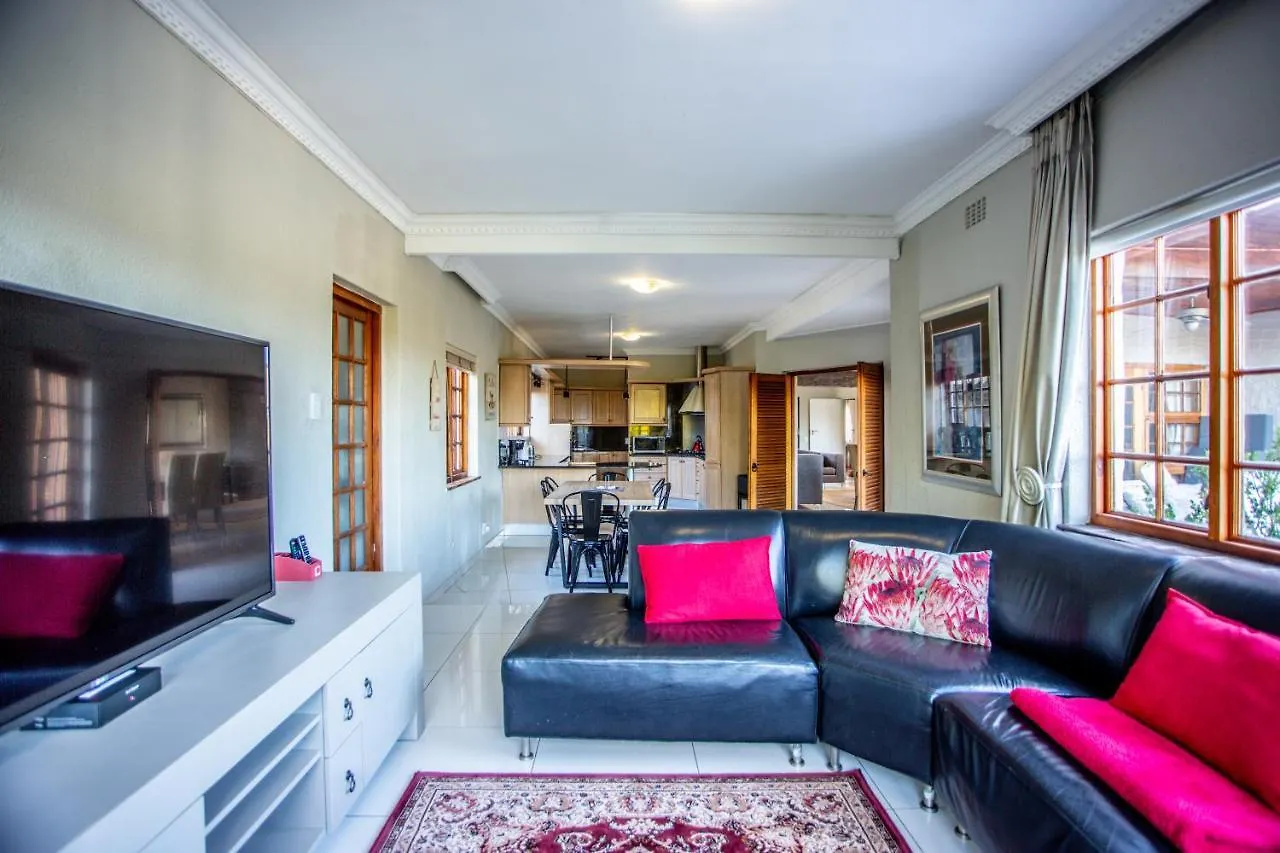Villa Luisa: Sun-Filled Hidden Gem With Pool. Cape Town