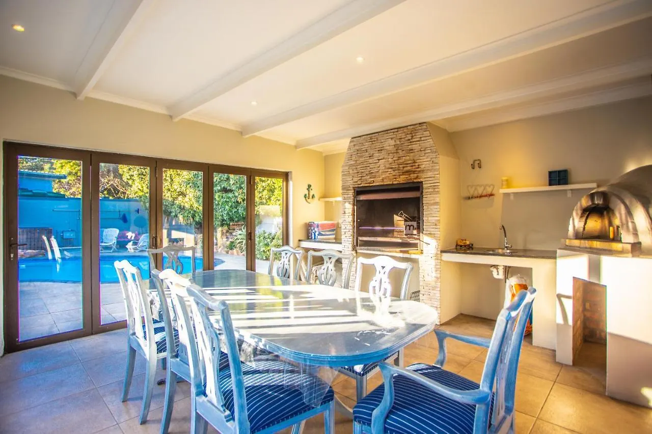Holiday home Villa Luisa: Sun-Filled Hidden Gem With Pool. Cape Town