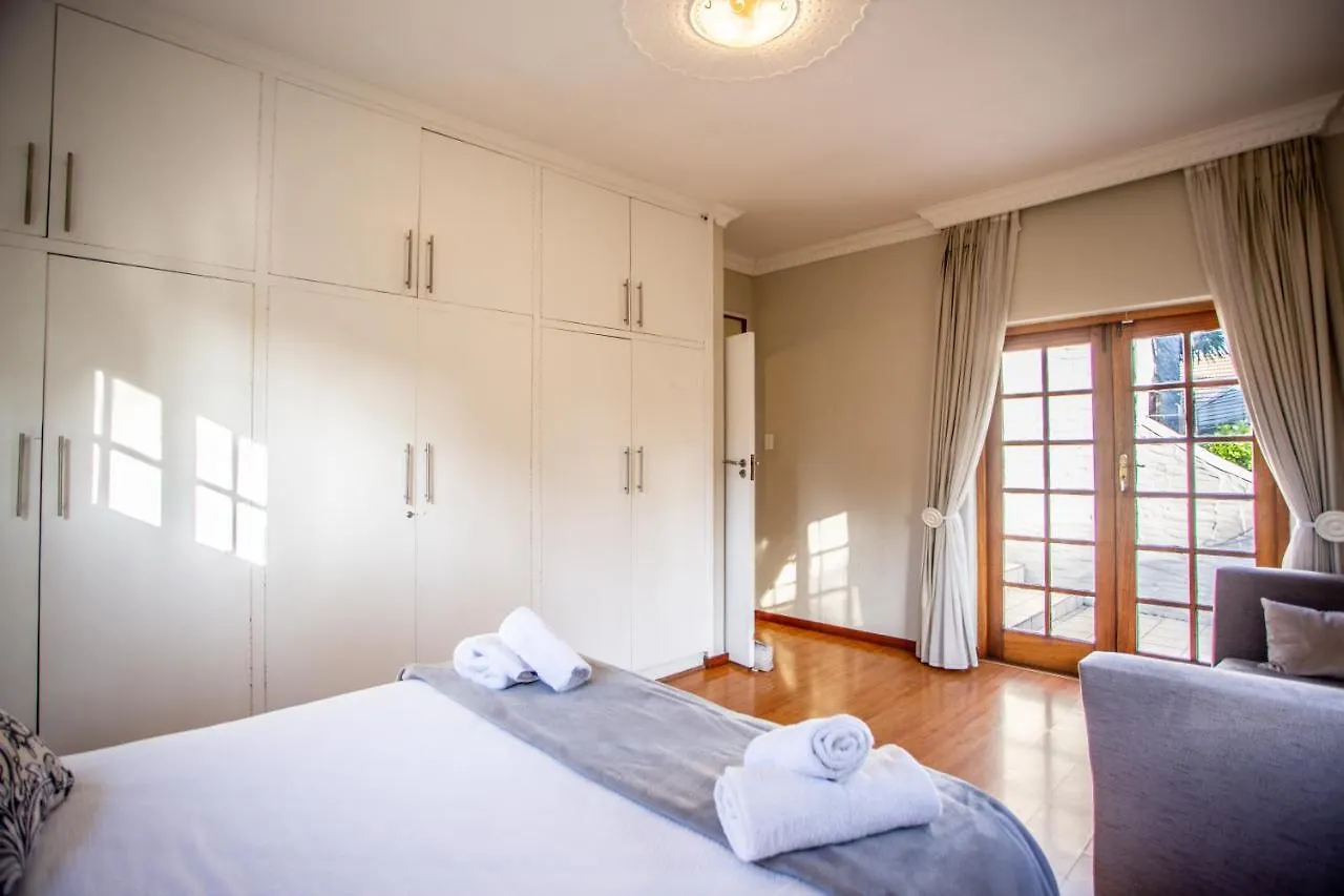 Holiday home Villa Luisa: Sun-Filled Hidden Gem With Pool. Cape Town